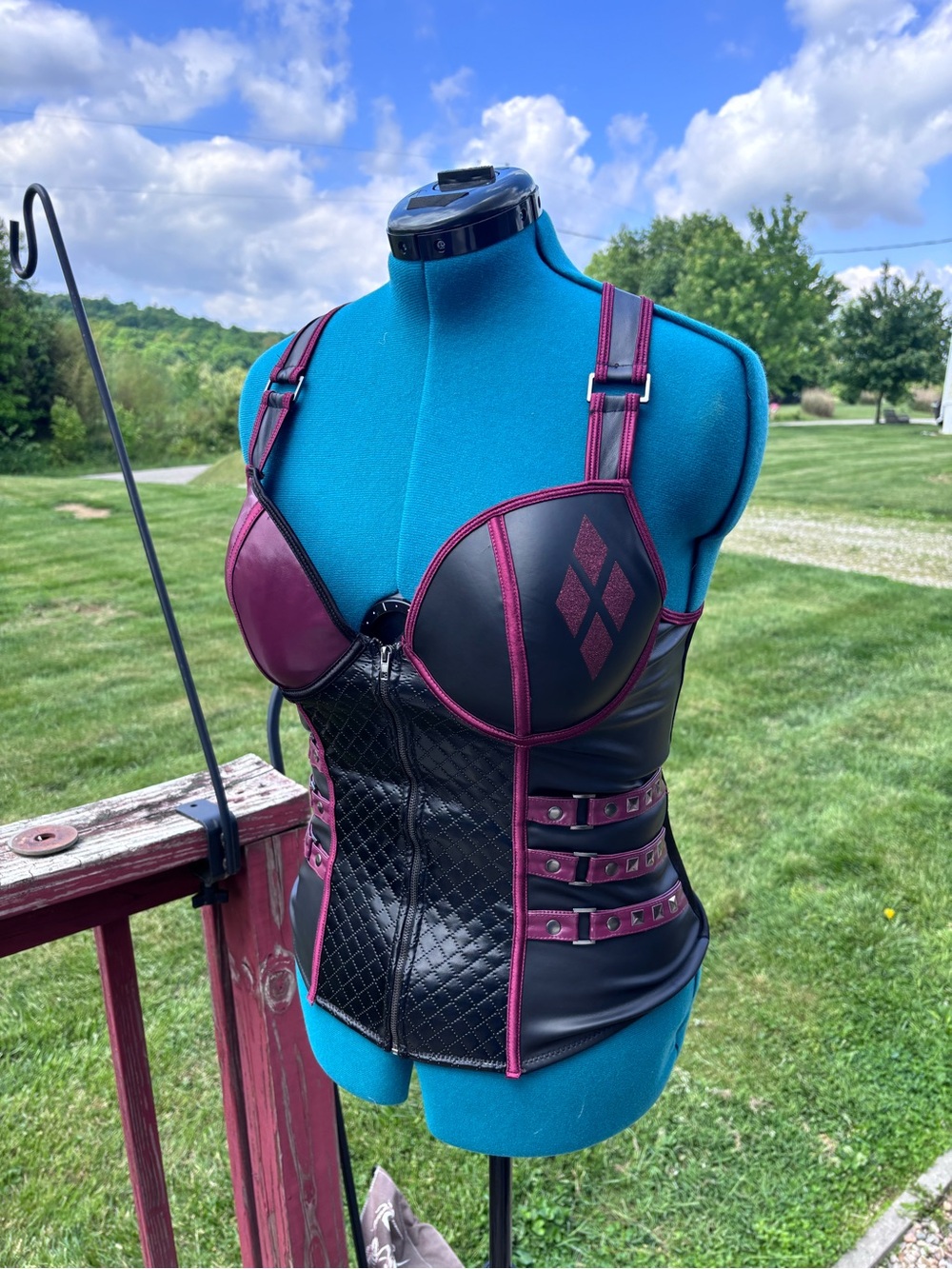 Harley Quinn busier top